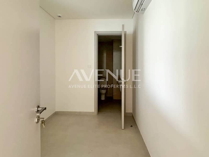 Corner Unit | Opposite Pool | Park View - Image 10