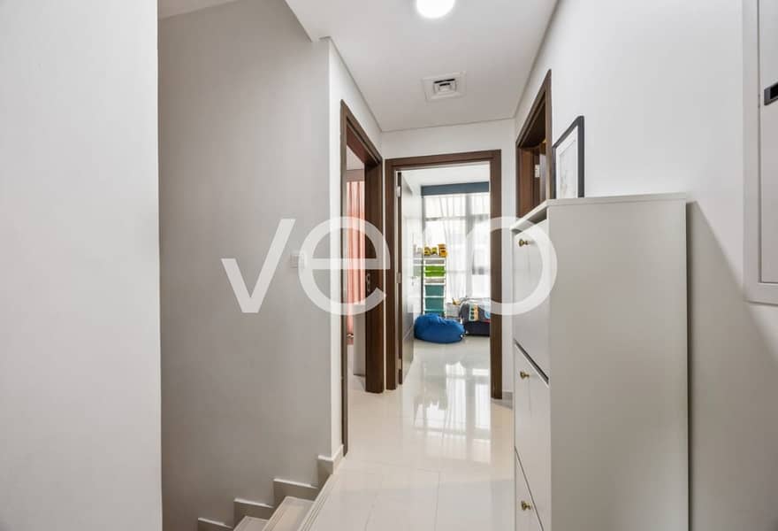 Upgraded | Closed Kitchen | VOT - Image 10