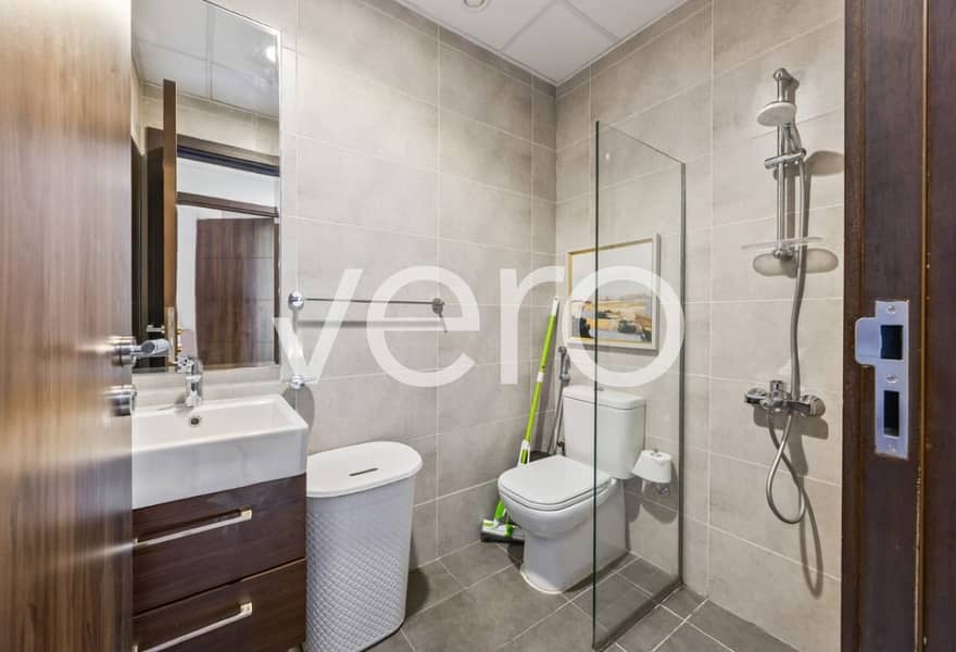 Upgraded | Closed Kitchen | VOT - Image 11