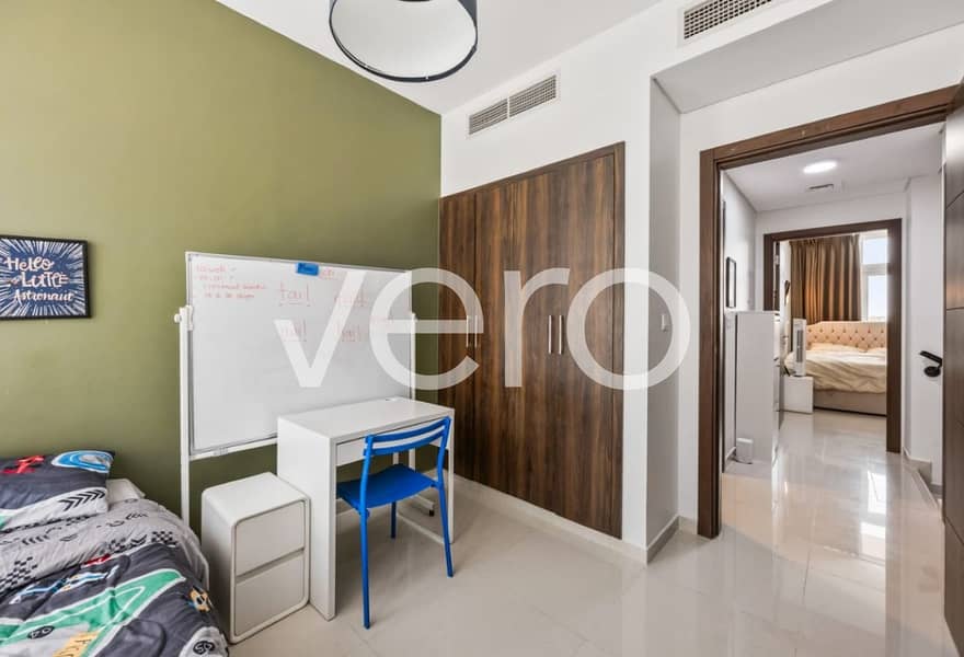 Upgraded | Closed Kitchen | VOT - Image 12