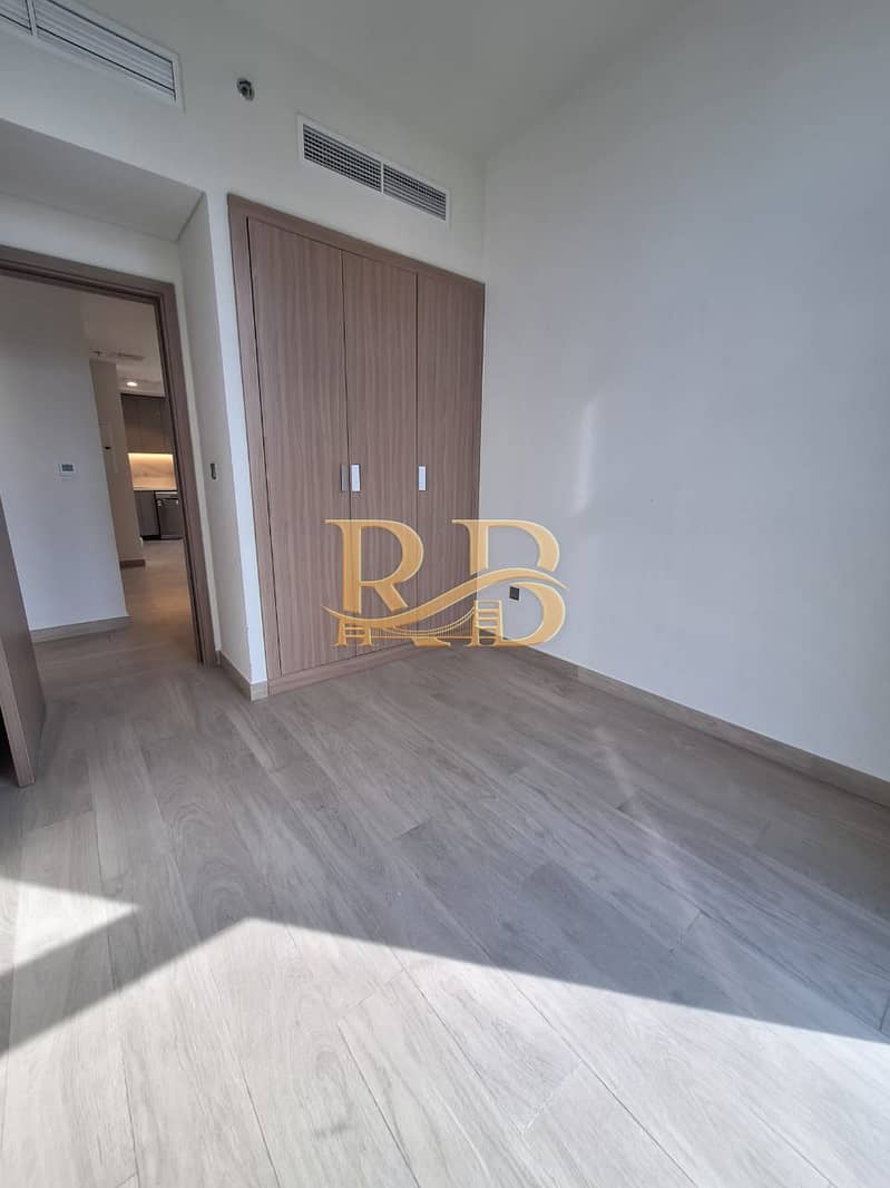 Spacious 3Bhk | Corner Unit | High Floor | Boulevard View | Chiller Free |3bhk Multiple units available - Image 6