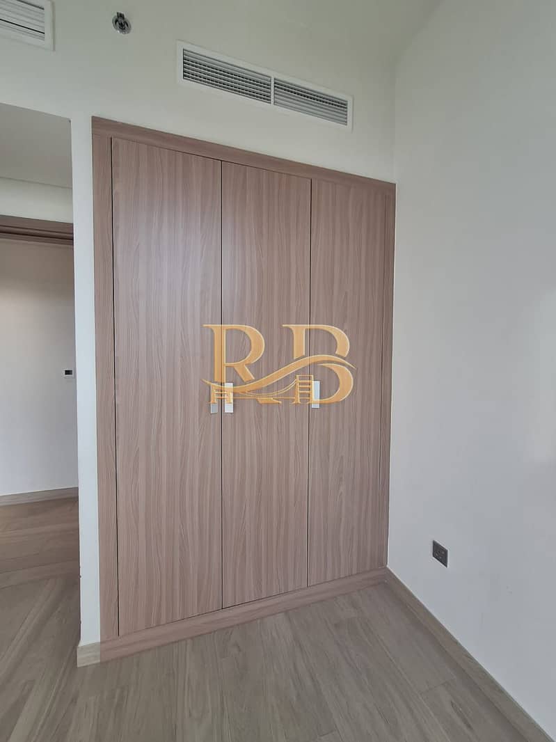 Spacious 3Bhk | Corner Unit | High Floor | Boulevard View | Chiller Free |3bhk Multiple units available - Image 12