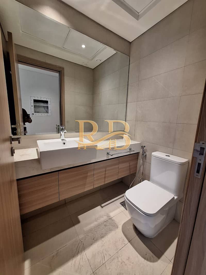 Spacious 3Bhk | Corner Unit | High Floor | Boulevard View | Chiller Free |3bhk Multiple units available - Image 15