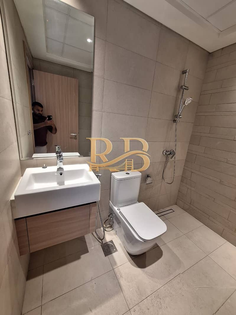 Spacious 3Bhk | Corner Unit | High Floor | Boulevard View | Chiller Free |3bhk Multiple units available - Image 18