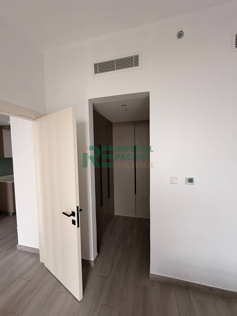 Semi Furnished | Spacious Layout | Community View - Image 10