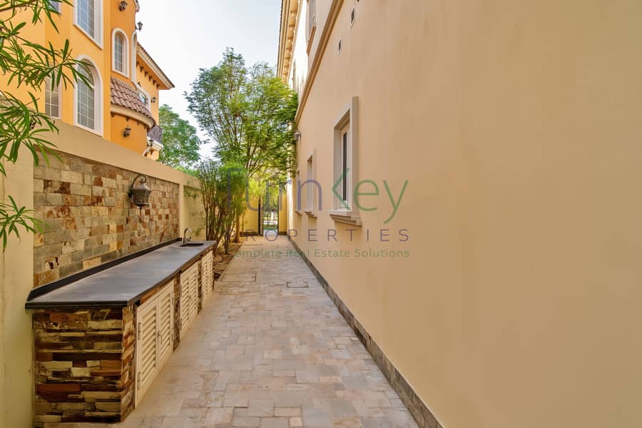 5 Bed Villa | Custom Build | Prime Location - Image 40