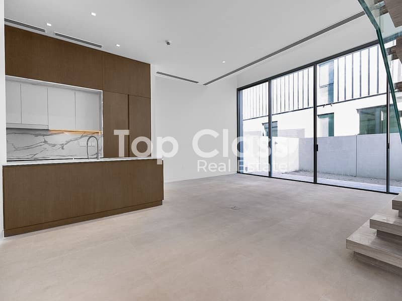 G+2 Townhouse | Two Living Areas | BUA: 3,750sqft