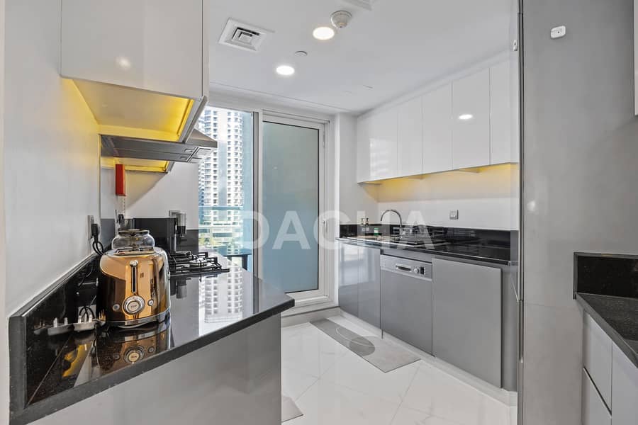 Premium Upgraded | Open Canal View | Business Bay - Image 10