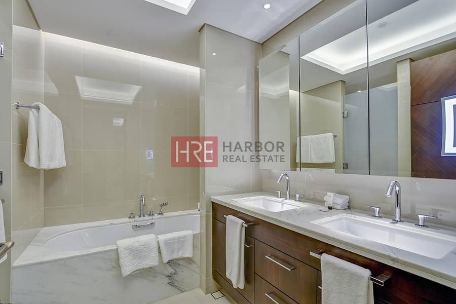 Burj Khalifa View | Fully Furnished | Luxurious - Image 14