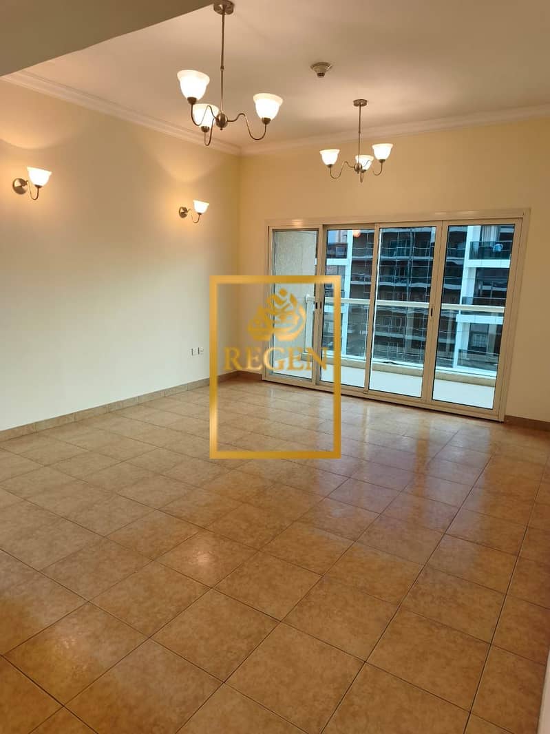 Vacant 2BR | Golf View Residence, Dubai Sports City