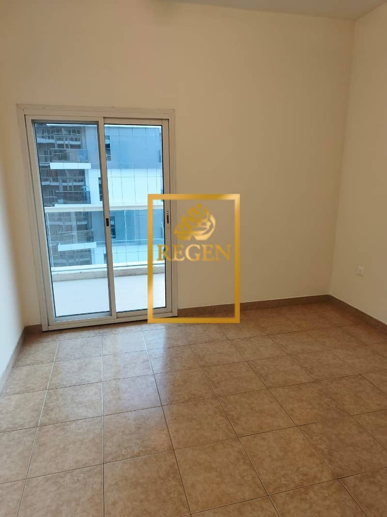 Vacant 2BR | Golf View Residence, Dubai Sports City - Image 10