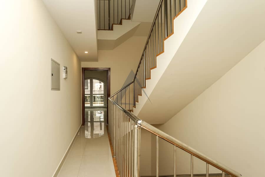 Spacious 4BR + Maid Villa | Vacant | Prime JVC Location - Image 9