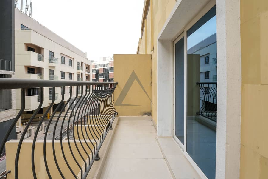 Spacious 4BR + Maid Villa | Vacant | Prime JVC Location - Image 22