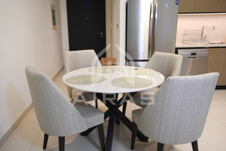 Emaar's Burj Crown: Spacious 2BR in Heart of Downtown