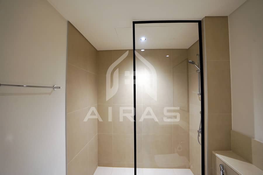 Emaar's Burj Crown: Spacious 2BR in Heart of Downtown - Image 11