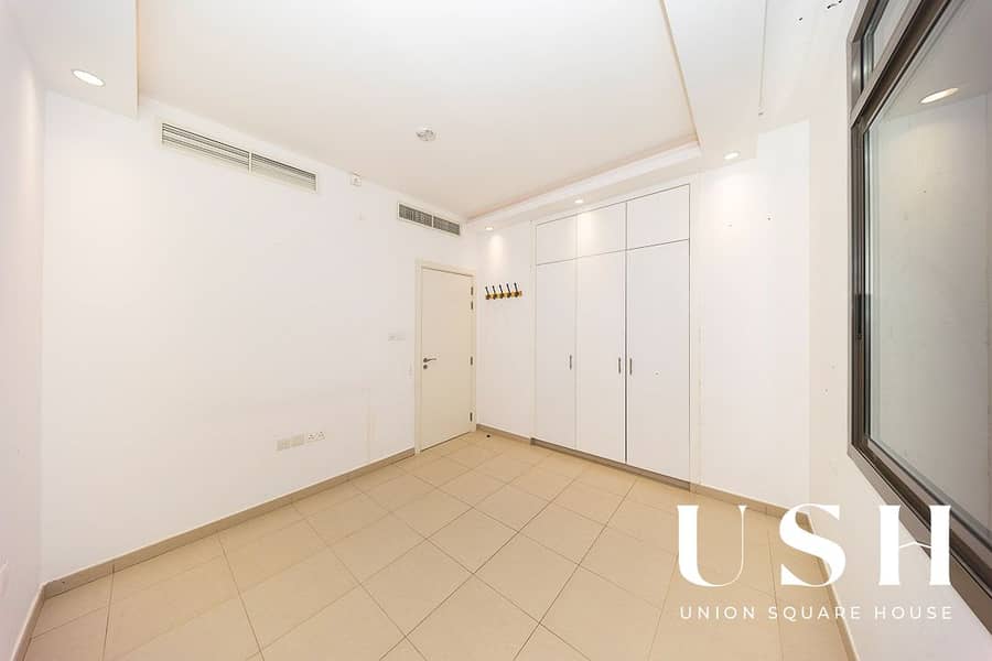 Single Row 4-Bedroom Townhouse for Rent | 7,297 sq. ft Large Plot - Image 14