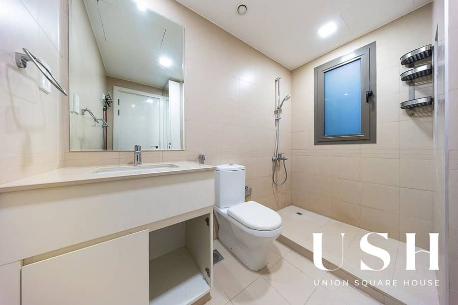 Single Row 4-Bedroom Townhouse for Rent | 7,297 sq. ft Large Plot - Image 31