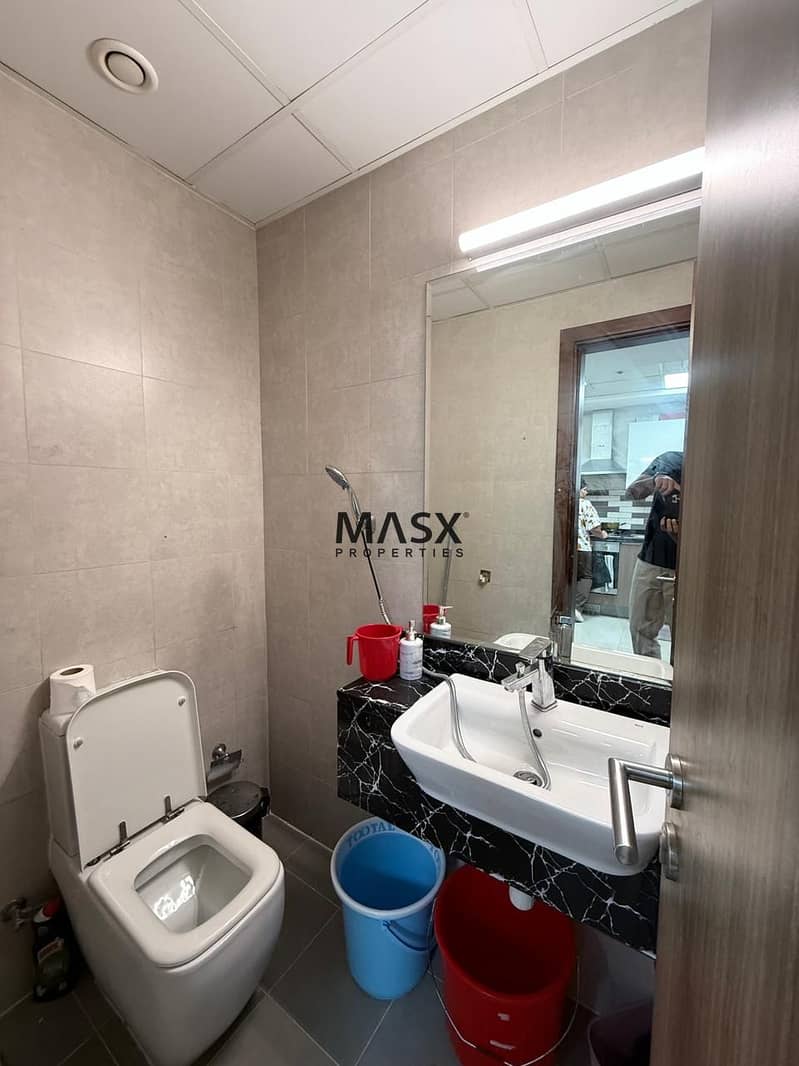 Modern Living | Spacious 1 BR | High ROI - Image 10