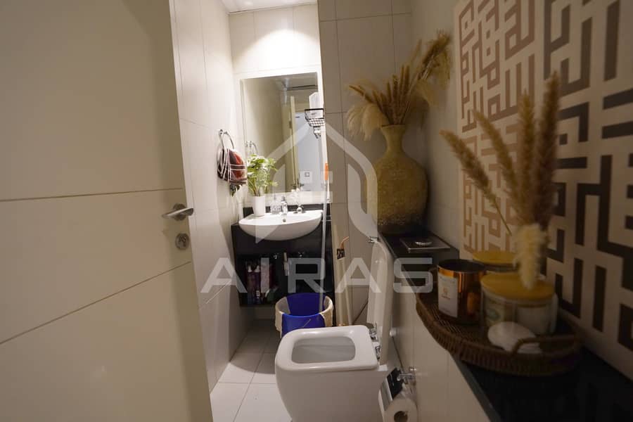 FULLY FURNISHED 1 BEDROOM - Image 15