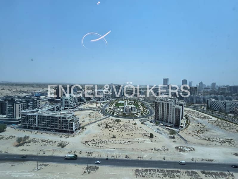 Vacant | Brand New | Fully Furnished - Image 13