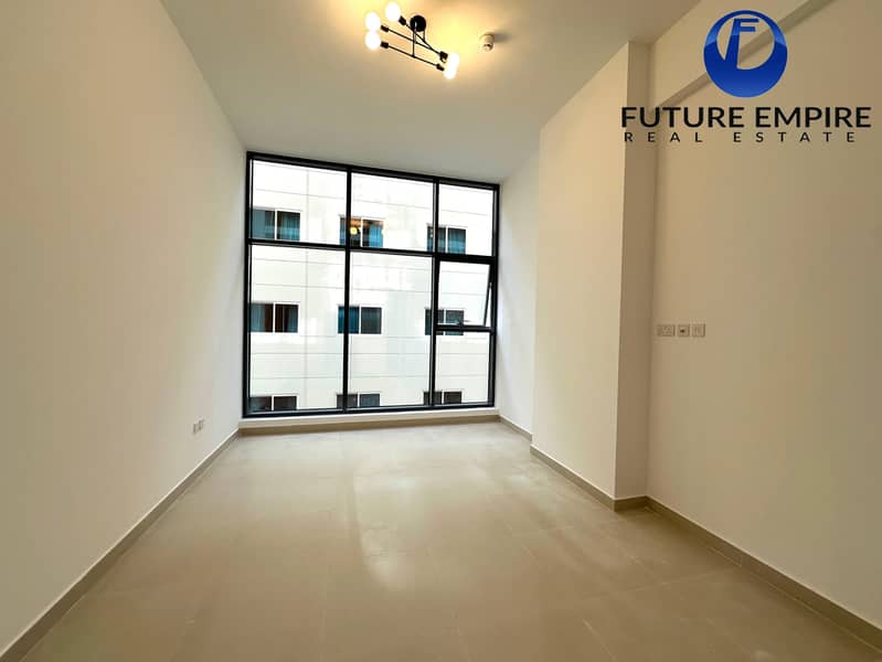 Luxury 1BHK | Maid’s Room | Big Balcony | Book Now