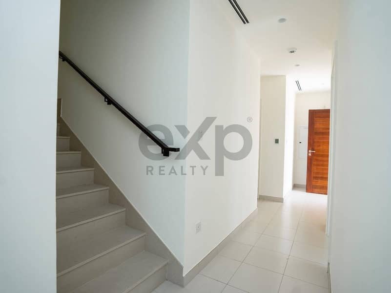 VACANT | SINGLE ROW | BRAND NEW | BALCONY | CORNER - Image 8