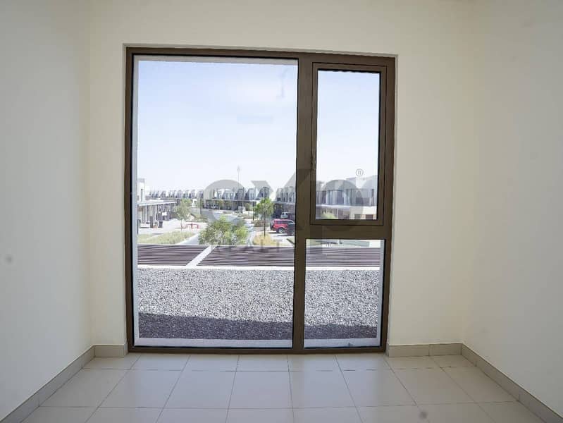 VACANT | SINGLE ROW | BRAND NEW | BALCONY | CORNER - Image 16