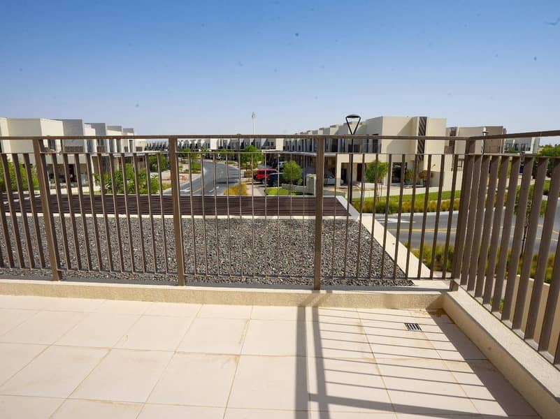 VACANT | SINGLE ROW | BRAND NEW | BALCONY | CORNER - Image 28