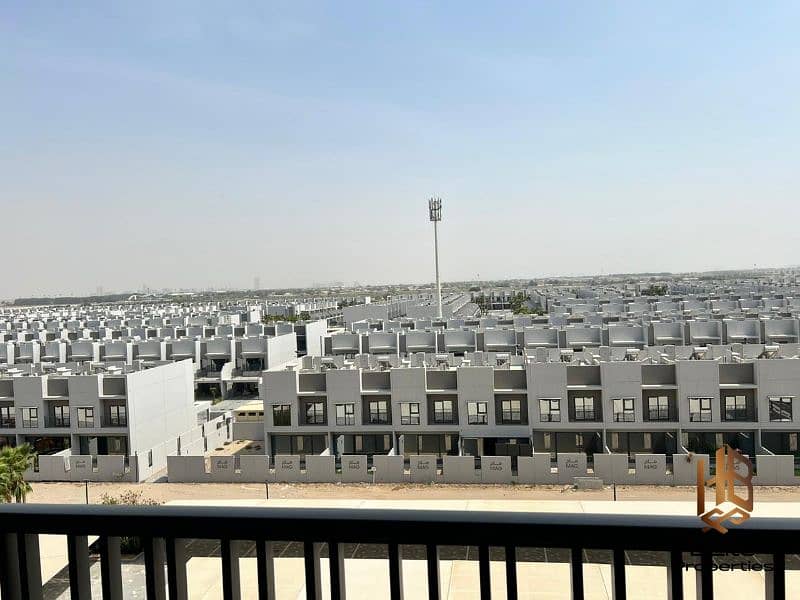 MODERN STUDIO I GREAT AMENITIES I PRIME INVESTMENT - Image 13