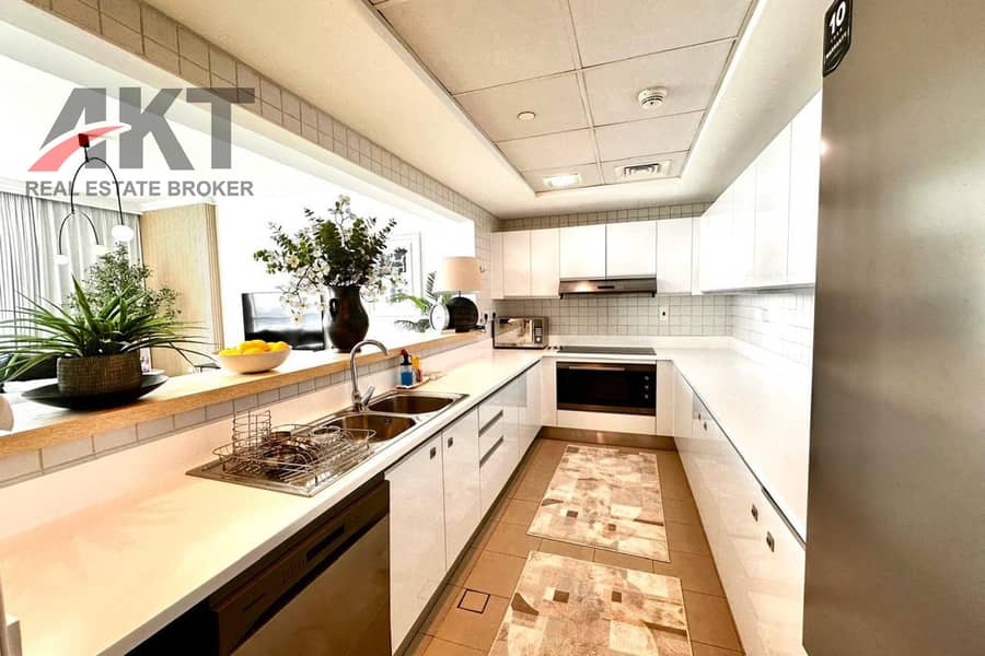 Exclusive Private Beach Living | Corner | Vacant - Image 12