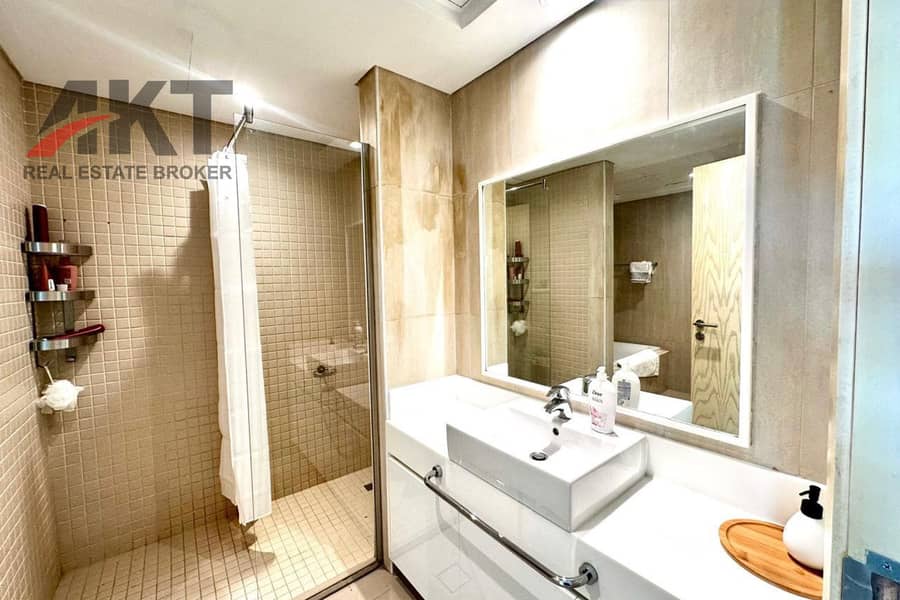 Exclusive Private Beach Living | Corner | Vacant - Image 14