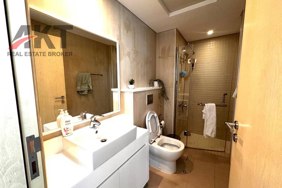 Exclusive Private Beach Living | Corner | Vacant - Image 15