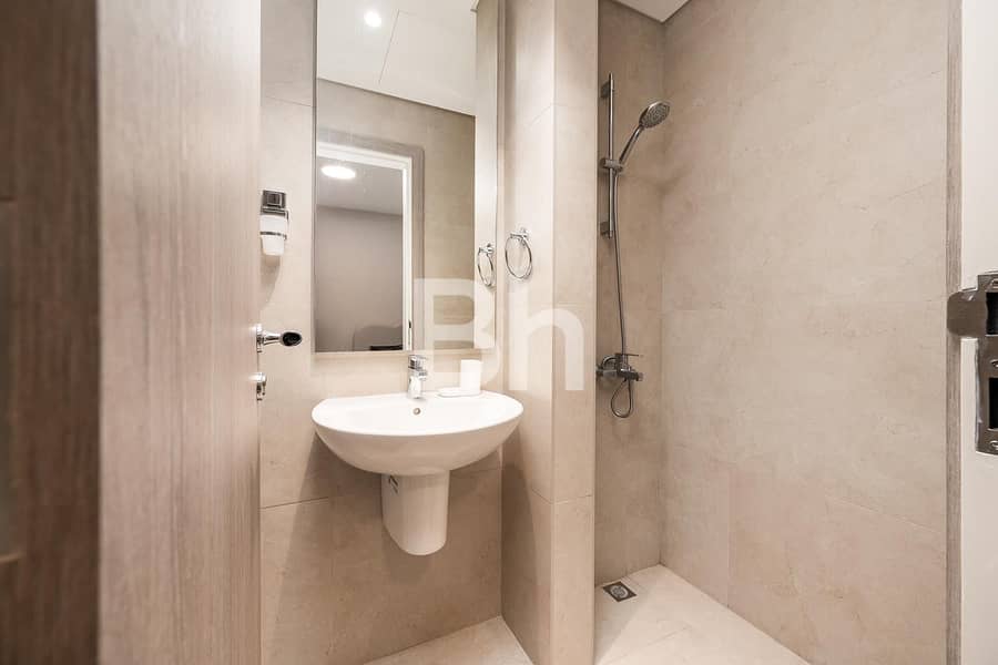 Negotiable | Vacant on Transfer | Luxury Tower - Image 11