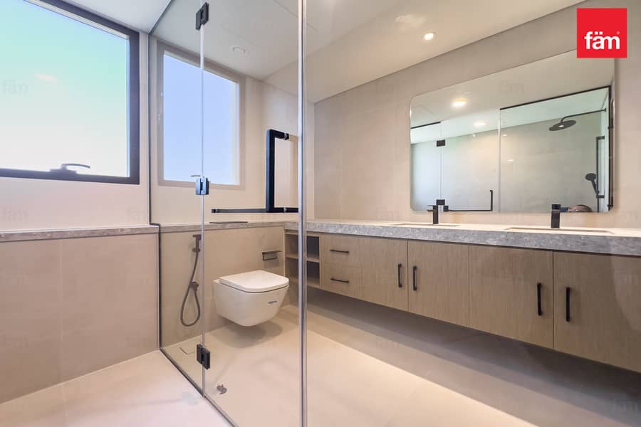 Single Row | Corner | Green Belt |Vacant - Image 7