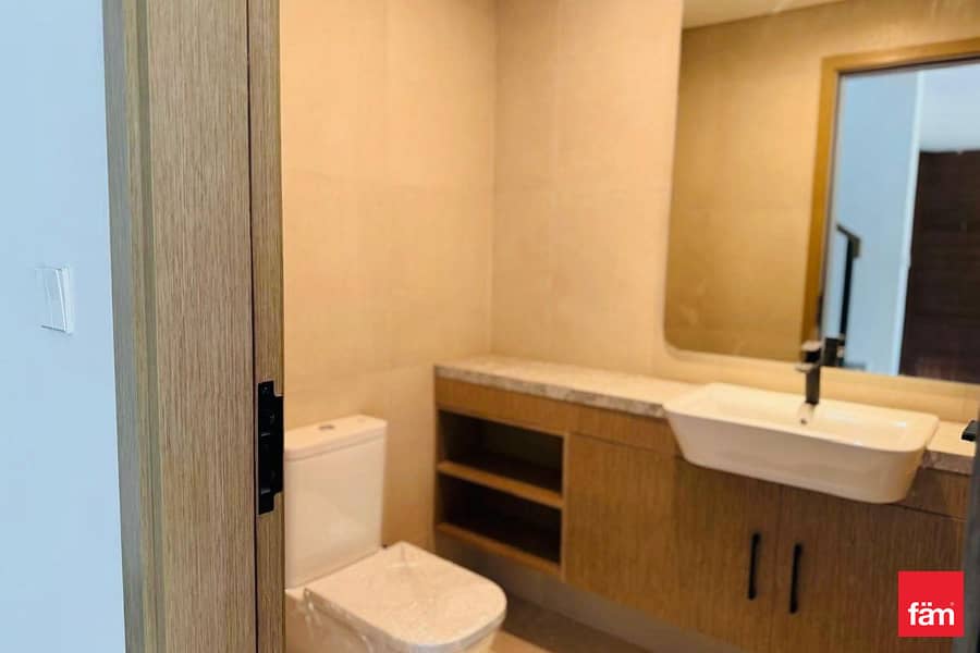 Single Row | Corner | Green Belt |Vacant - Image 9