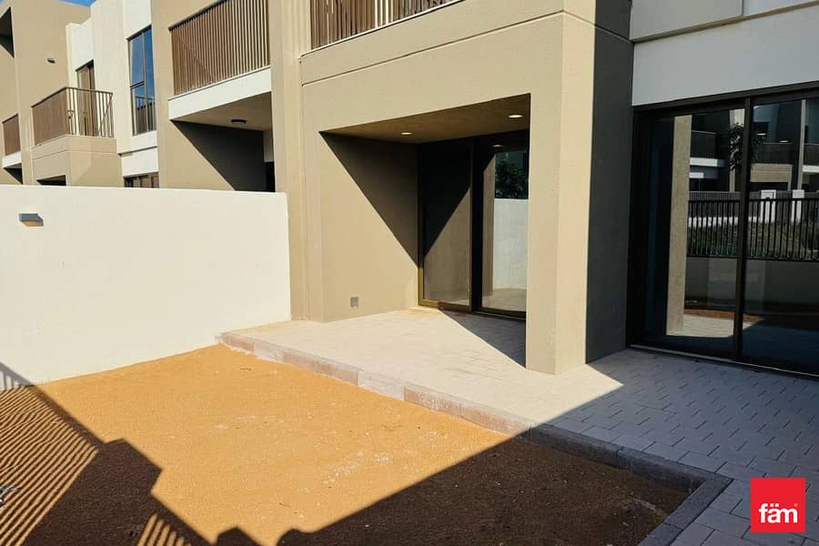 Single Row | Corner | Green Belt |Vacant - Image 36