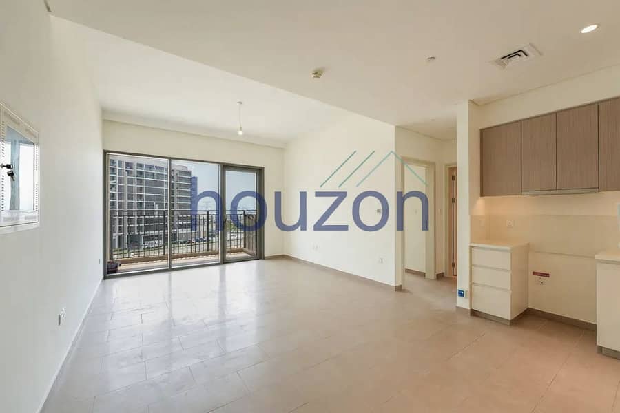 Modern 1BR | Pool View | Chiller Free | Vacant