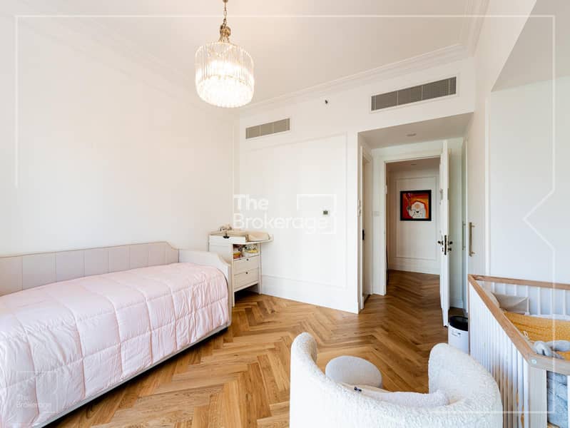 Park facing | Vacant for Move in | Upgraded - Image 15