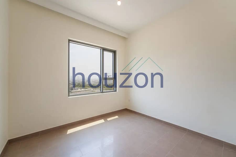 Modern 1BR | Pool View | Chiller Free | Vacant - Image 7