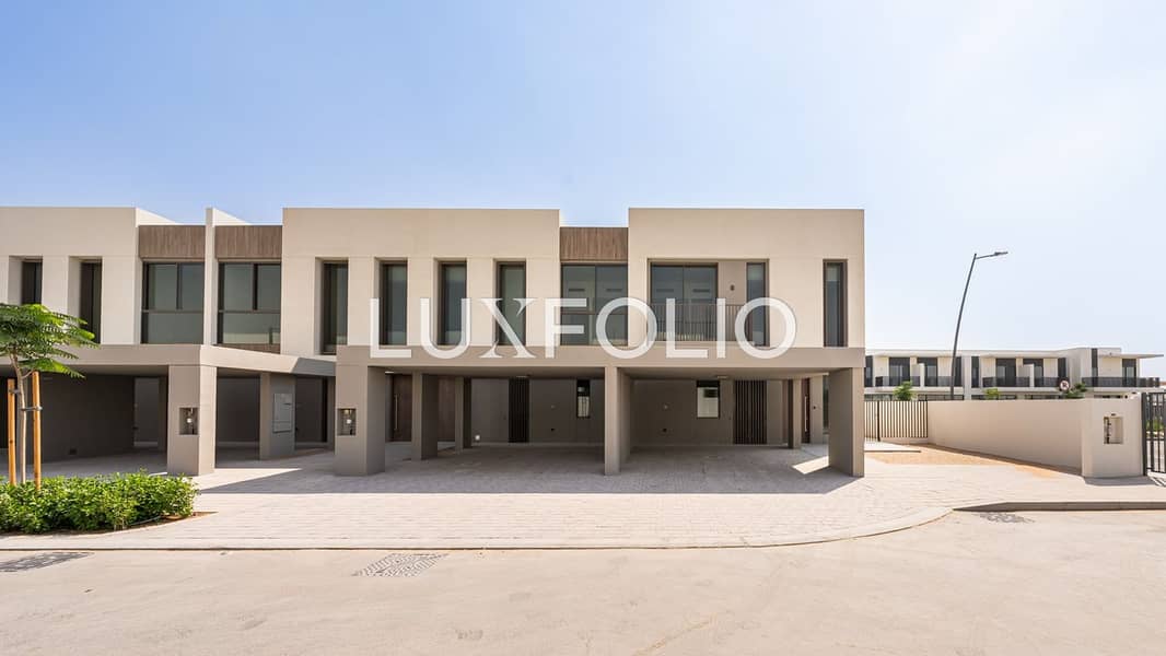 Large Plot| On Park | Full Corner