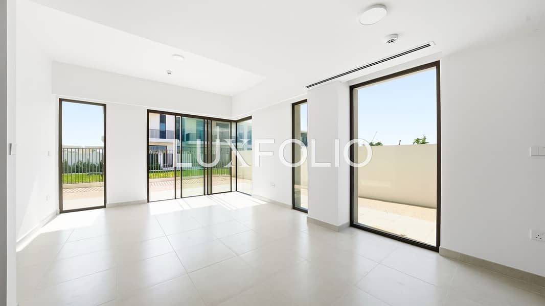 Large Plot| On Park | Full Corner