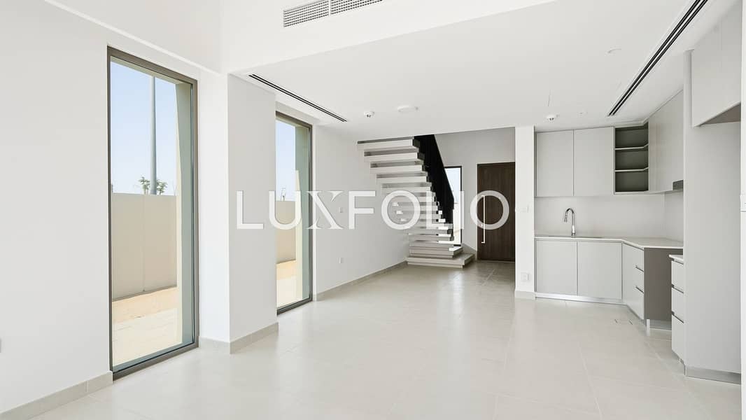 Large Plot| On Park | Full Corner