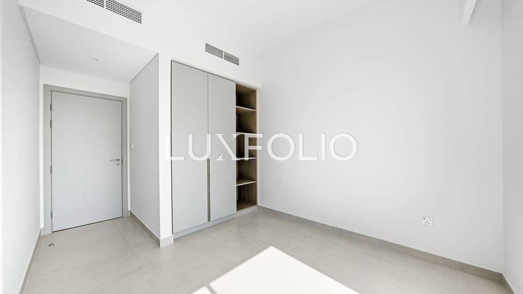 Large Plot| On Park | Full Corner - Image 6