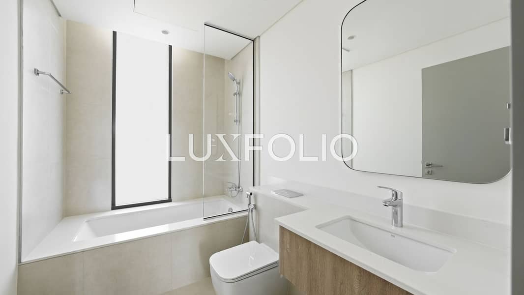 Large Plot| On Park | Full Corner - Image 13