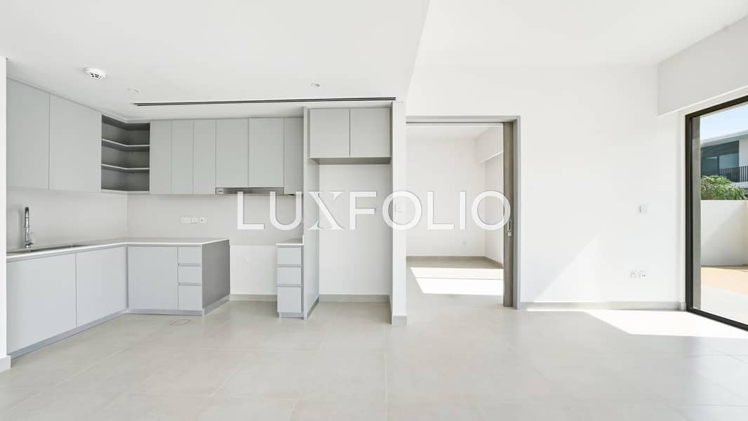 Large Plot| On Park | Full Corner - Image 22