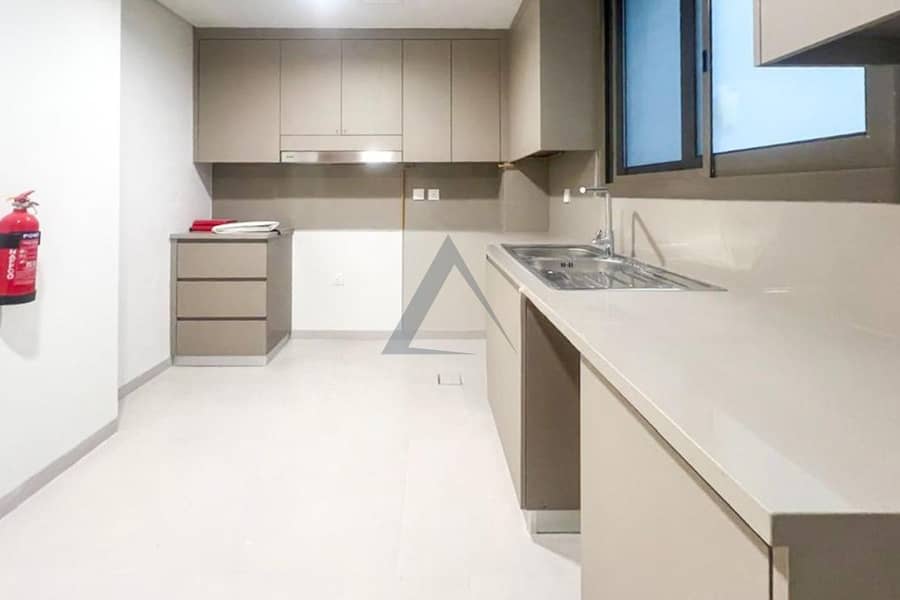 Spacious 3BR + Store | Big Balcony | Ready to Move | Arjan - Image 6