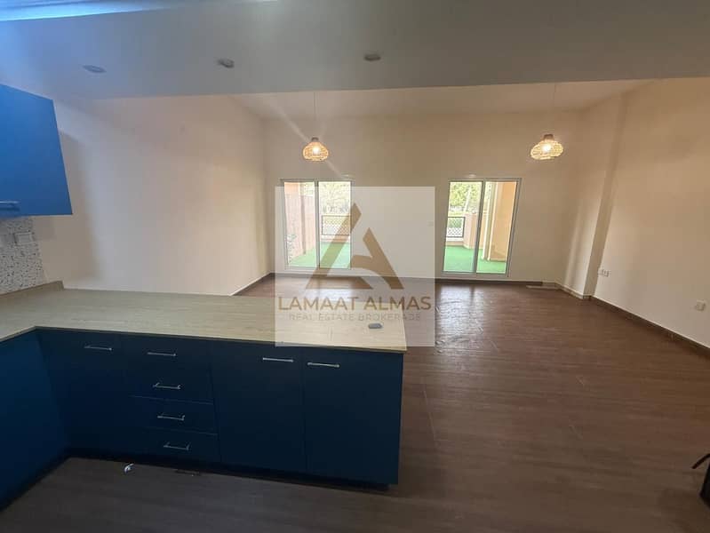 Lucrative | Prime Location | Ready to Move in - Image 6