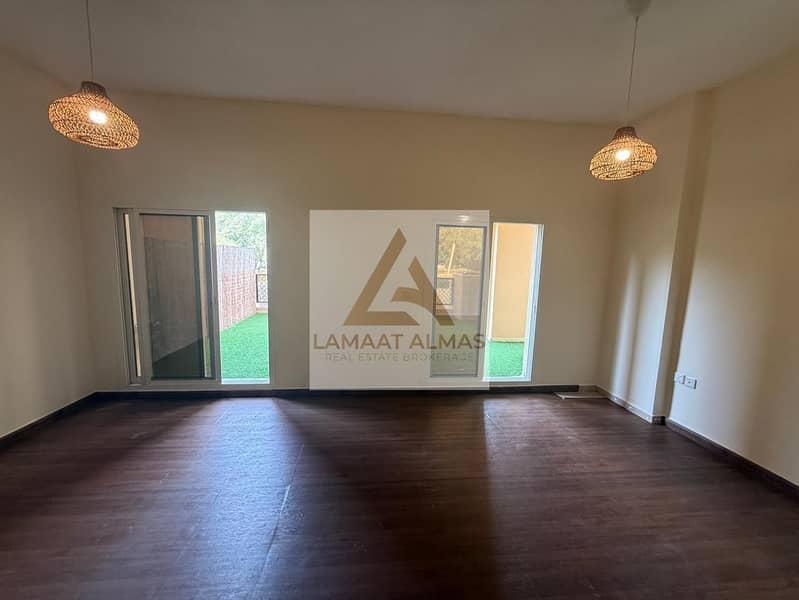 Lucrative | Prime Location | Ready to Move in - Image 8