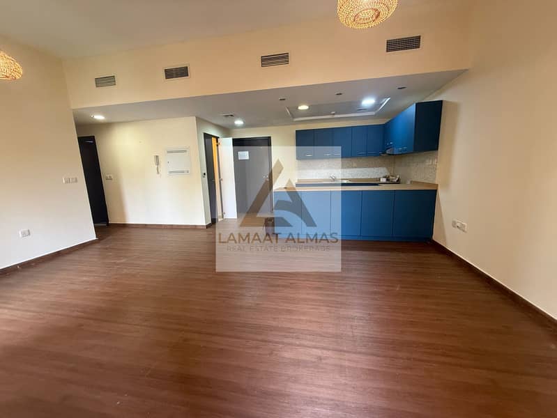 Lucrative | Prime Location | Ready to Move in - Image 13