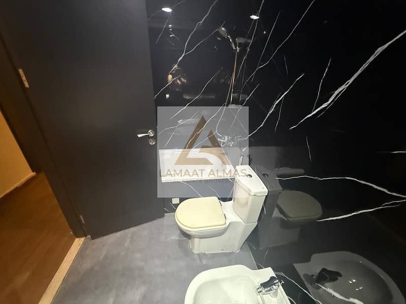 Lucrative | Prime Location | Ready to Move in - Image 21